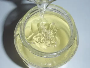 Invertovani secerni sirup u tegli